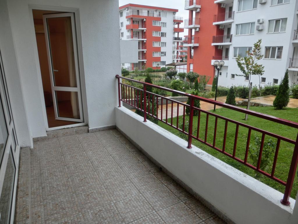 Apartment Panorama On Complex With Pools And Beach, Sveti Vlas Eksteriør bilde