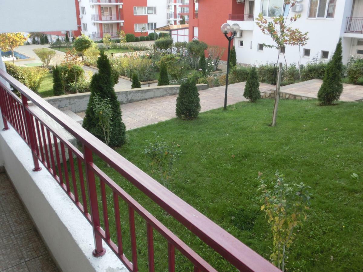 Apartment Panorama On Complex With Pools And Beach, Sveti Vlas Eksteriør bilde